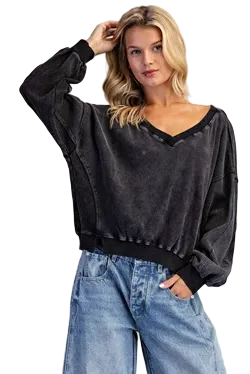 Slouchy Mineral Wash V-Neck Pullover Sweatshirt in Charcoal