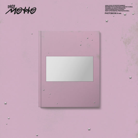 the album cover for ITZY - Motto [Photobook A ver.]